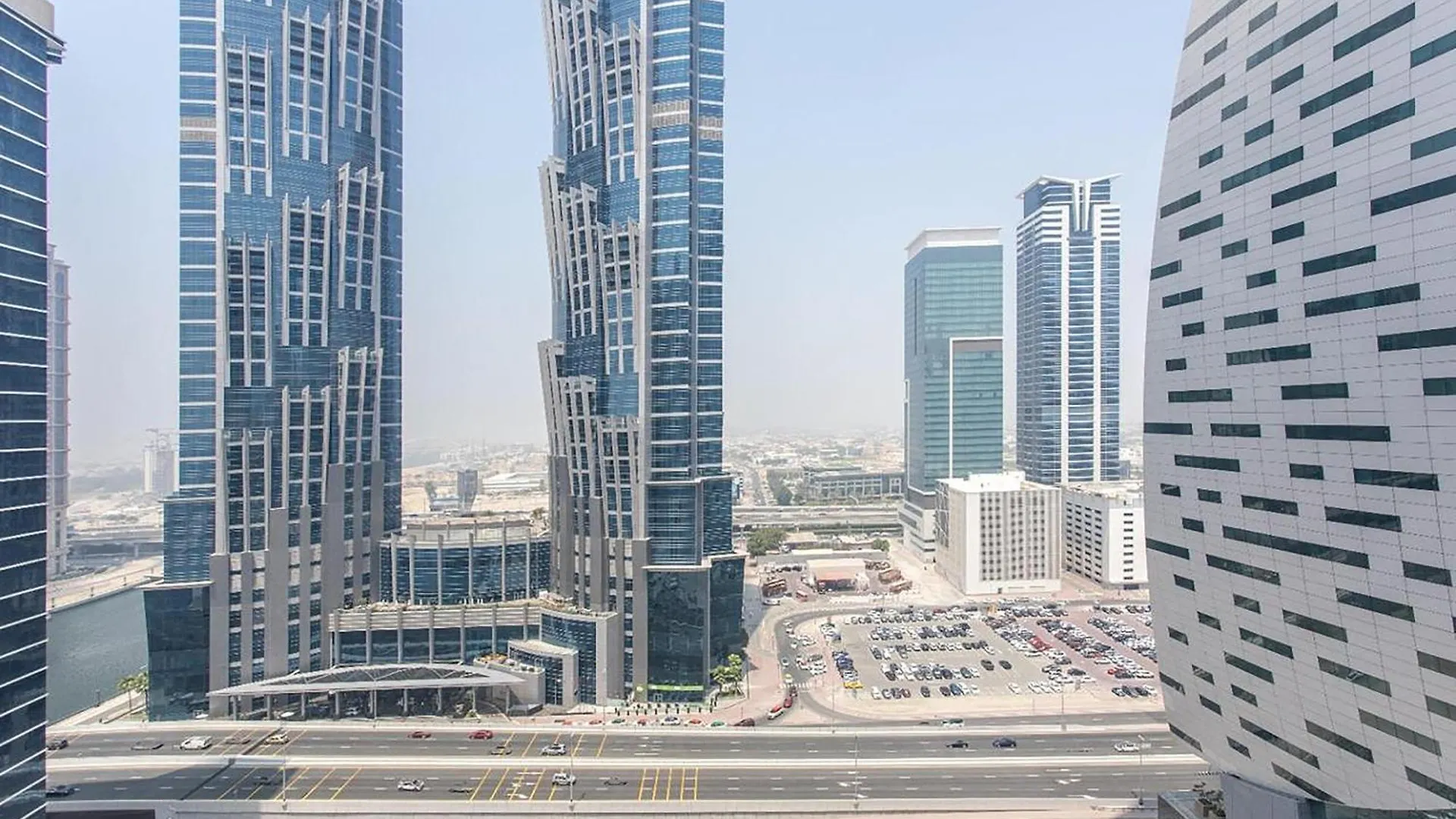 Apartment Bright & Beautiful 1-Bedroom Dubai